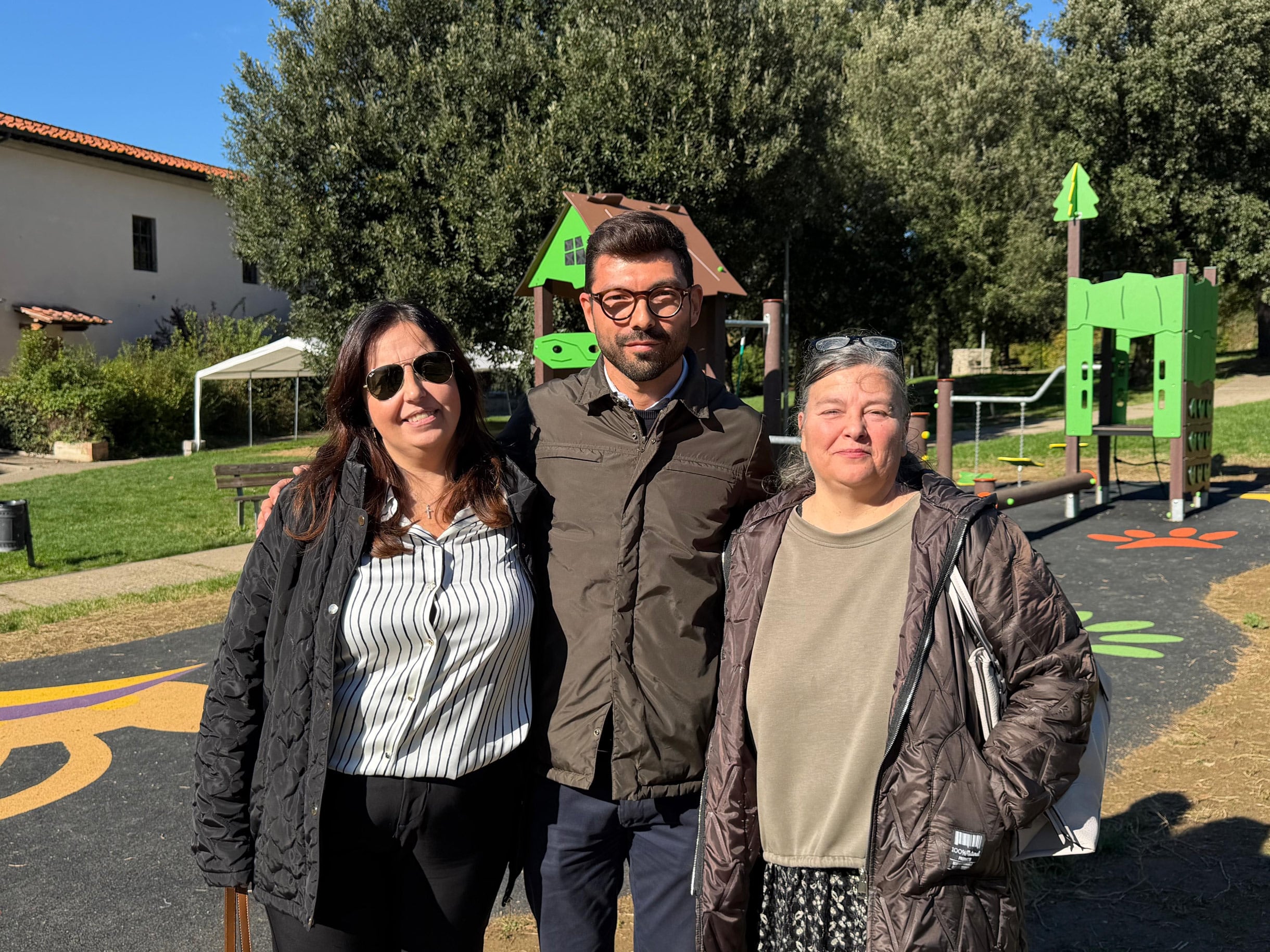 Persone nella nuova area ludica Villa Severi