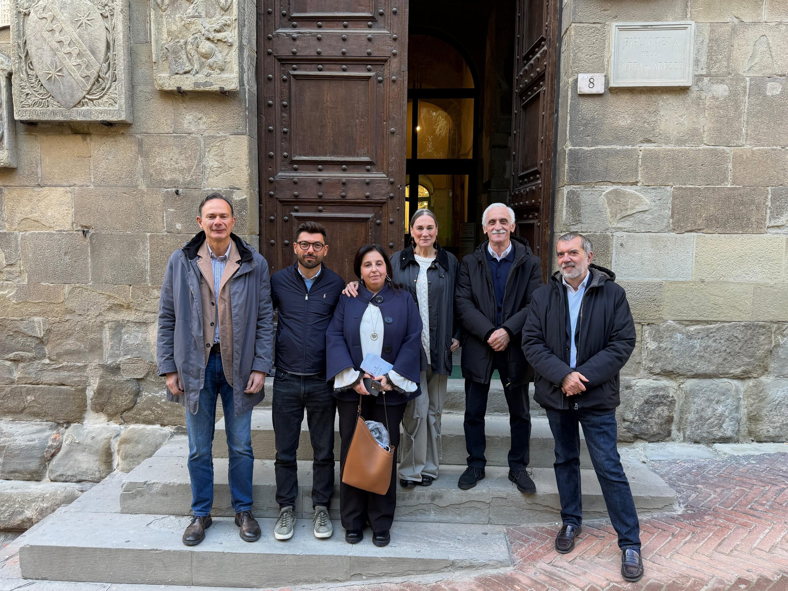 Foto di gruppo restauro biblioteca comunale