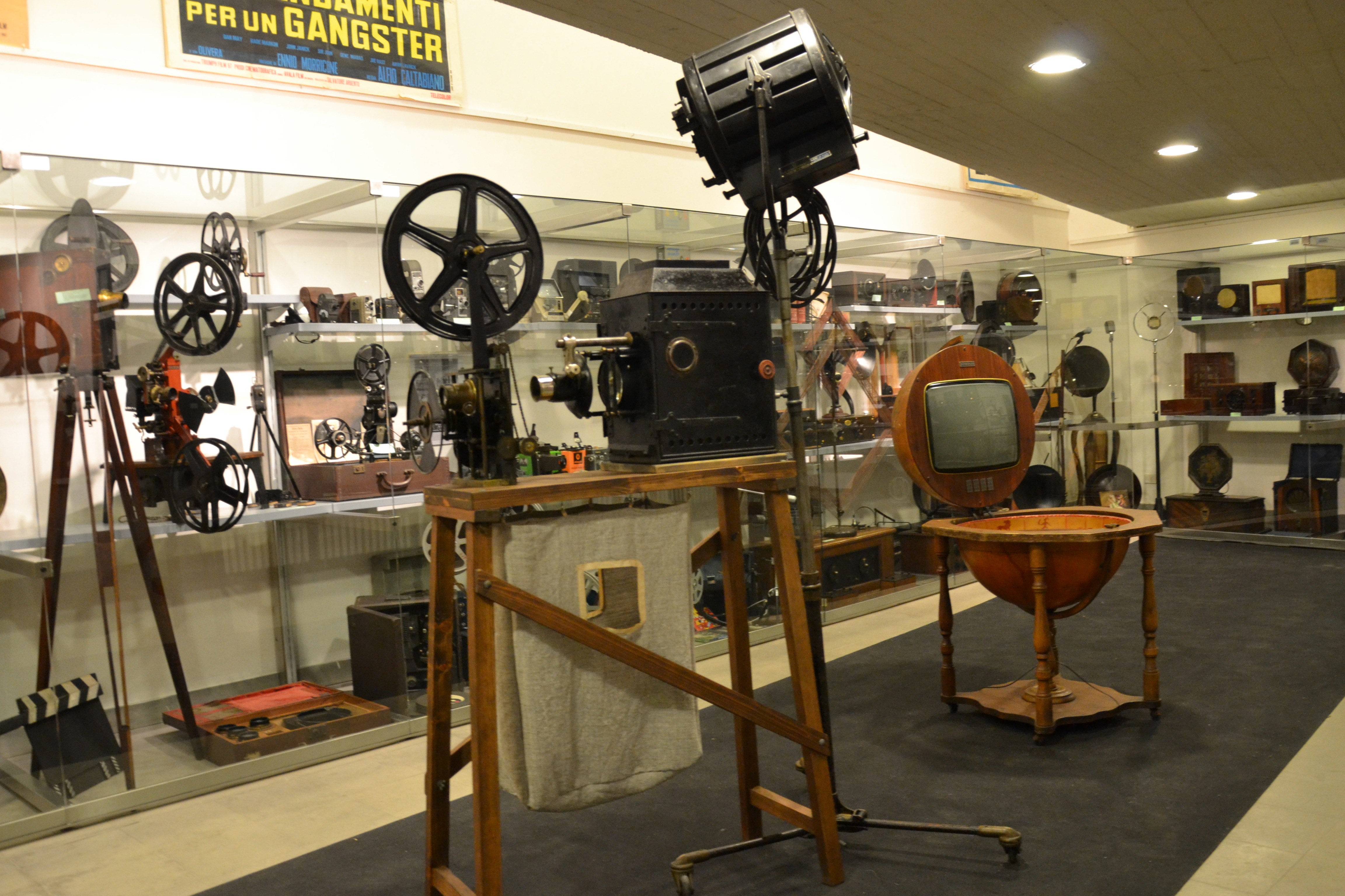 MUMEC - sala cinema e radio